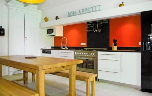 Saint-Aubin-de-Cadelech House | Lovely Home In St, Aubin De Cadelech