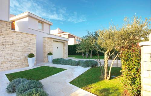 Vabriga House | Lovely Home In Vabriga With Kitchen