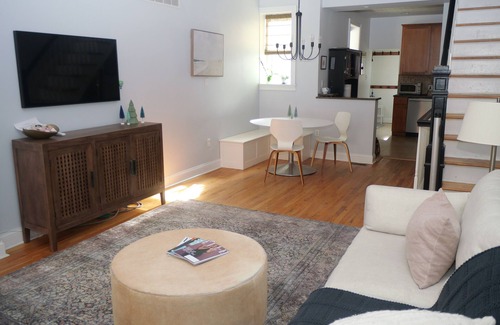 Fairmount House | Lovely Home Near the Art Museum