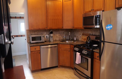 Fairmount House | Lovely Home Near the Art Museum