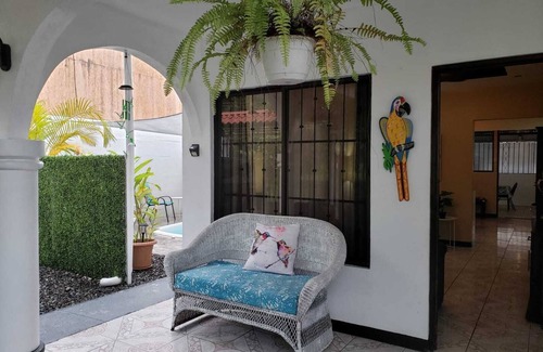 Parrita House | LOVELY HOME - PRIVATE POOL - PING PONGnPERFECT FOR SNOWBIRDSnSEE YOU SOON!