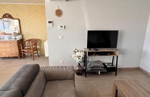 Heers Apartment | Lovely house in Heers with 2 bedrooms