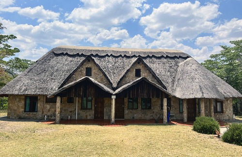Nyanga Villa | Lovely House on 4 ha in John Galt Village - 2011