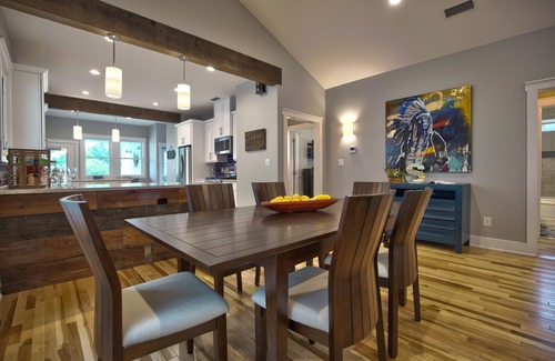North Hi Mount House | Lovely Like New Home in Cultural District offering EV Charger close to Dickies!