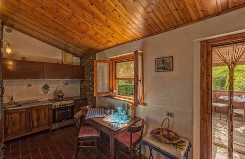 Montaione Apartment | Lovely lodging in Montaione,ground floor,private terrace,Pool,Wi-Fi, sleeps 3
