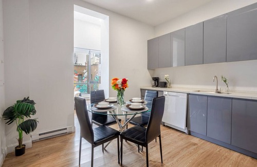 Shaughnessy Village Apartment | Lovely Loft with Views on Bishop - MTL