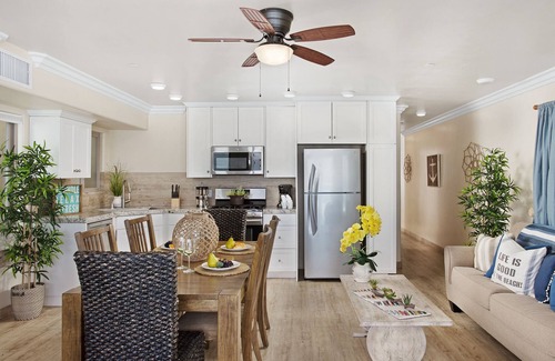 South Oceanside House | Lovely Oceanfront 2BR Unit P817-2