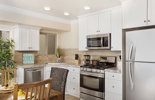 South Oceanside House | Lovely Oceanfront 2BR Unit P817-2