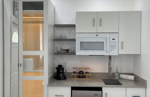 Driftwood Apartment | Lovely private apartment in Hollywood Florida