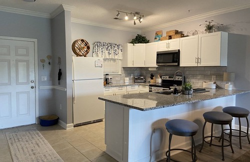 Conway Condo | Lovely/Serene/Water View1st floor 2B/2BA Condo,10M-Beach.