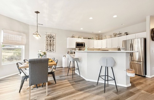 Montrose House | Lovely, spacious 3 bedroom townhome