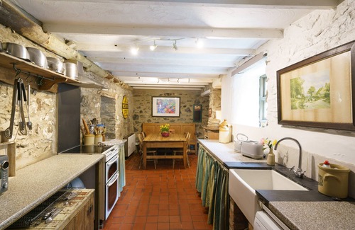 Fishguard House | Lovely spacious quayside detached holiday house. Dog friendly. Sleeps 12