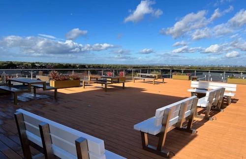 Cheadle Hulme Apartment | Lovely Studio in Cheadle Hulme