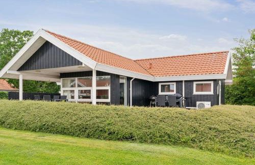 Kelstrup House | Lovely Summer House With Sea View