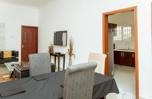 Kweiman House | Lovely Two-bedroom House Near Aburi, Accra