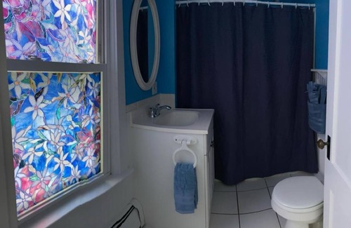 Williamstown Apartment | Lovely two bedroom river-view rental unit