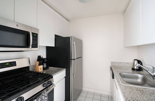 Upper East Side Apartment | Lovely UES Luxury 2 Bed w/Gym, Pool,Laundry #6160