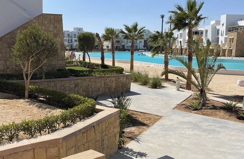 El Gouna Ski Chalet | Lovely unit ground at Swanlake el Gouna