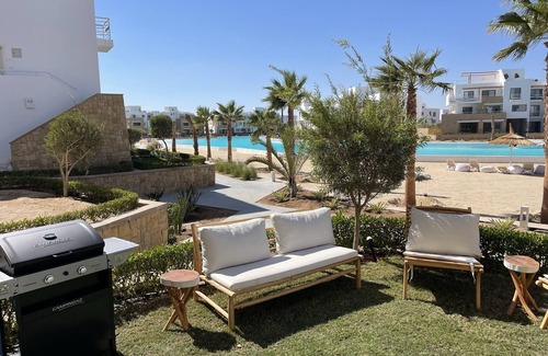 El Gouna Ski Chalet | Lovely unit ground at Swanlake el Gouna