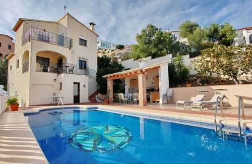 Adsubia House | Lovely Villa with gorgeous views - Sleeps 6 (Heated Pool)