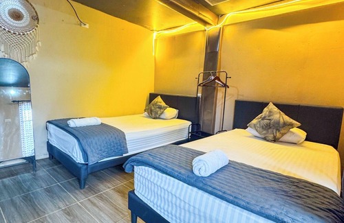 Tanjung Setia Hotel | Lovina Krui Surf