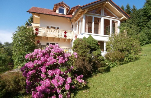 Zachenberg House | Lovingly furnished vacation apartments with pool/whirlpool/central, quiet locon