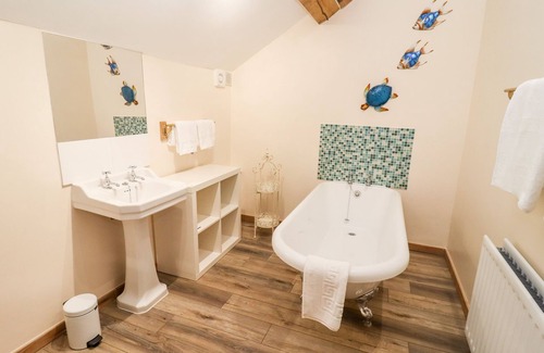 Westbrook Court Cottage | LOWER BARN, character holiday cottage, with open fire in Peterchurch