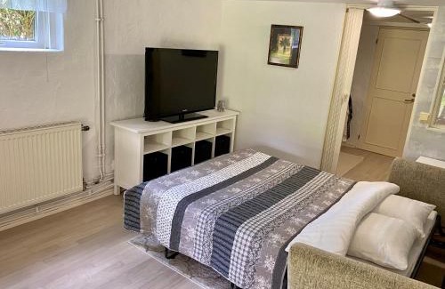 Alvsjo Apartment | Lower floor of 50 sqm in nice villa with parking