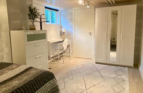 Alvsjo Apartment | Lower floor of 50 sqm in nice villa with parking