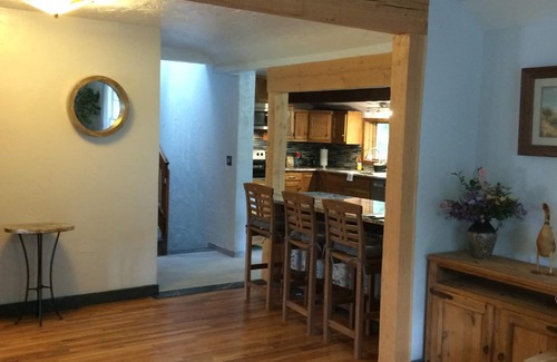 Lower Rattlesnake House | Lower Rattlesnake house with access to Grennough Park and Mt Jumbo
