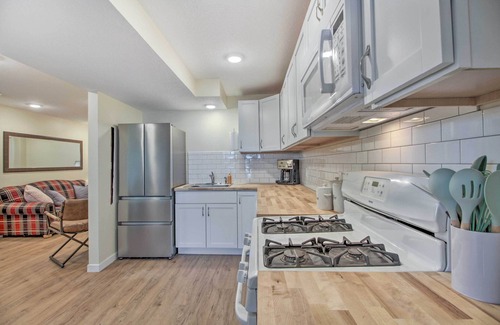 Big Lake Apartment | Lower Unit of Cabin: Shared Dock & Fire Pit!