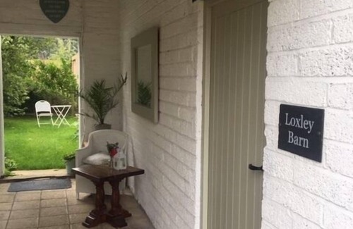 Tring House | Loxley Barn 1 bedroom cottage retreat
