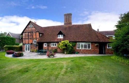 Tring House | Loxley Barn 1 bedroom cottage retreat