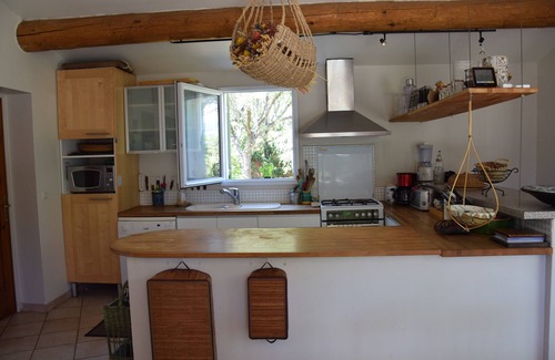 Croagnes Villa | Luberon villa 10 people plus 2 in CABANE PERCHEE in an oak- HEATED pool