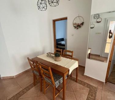 Sarvar Apartment | Luca Vendégház 1. apartman