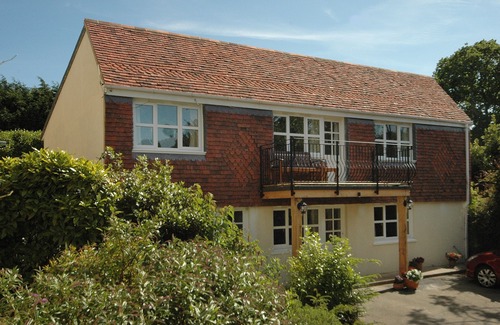 Shanklin Apartment | Luccombe Villa Holiday Apartments - Cherry Tops apartment