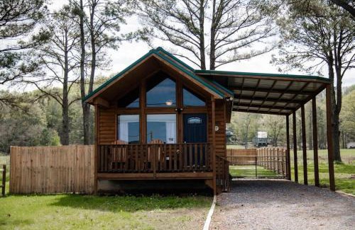 Groveoak House | Lucky Lodge ViP Cabin Pet Friendly Close to Lake Guntersville