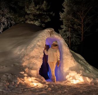 Pyhatunturi Apartment | Lucky Ranch Snow Igloos