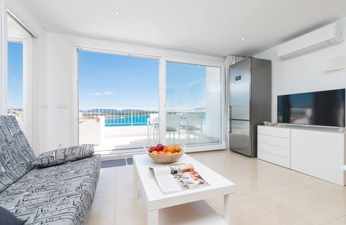 S'Illot-Cala Morlanda House | LUISAMAR SEA VIEW - Apartment with sea views in S'illot. Free WiFi
