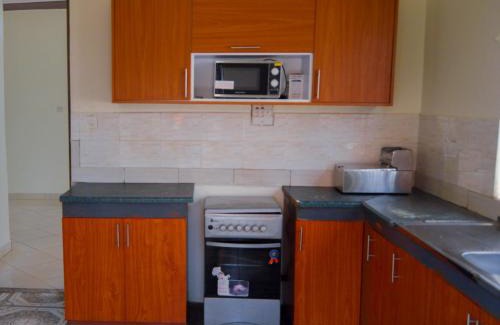 Mukono Bed & Breakfast | Luiz Haven