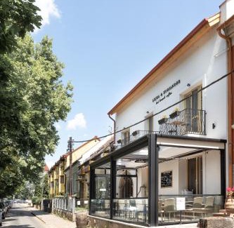 Vac Bed & Breakfast | Lujza & Koriander