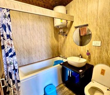 Dal Lake Apartment | luke damant place