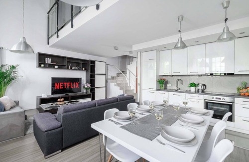 Lodz Apartment | Lumina stylish loft with parking