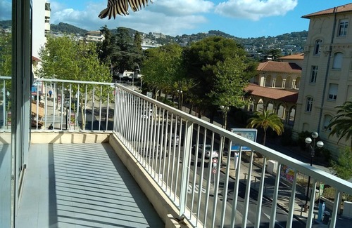 Carnot Apartment | Lumineux Appartement Moderne à 10 Minutes de la Croisette Idéal Pour un Couple