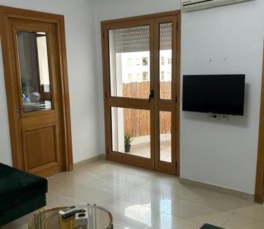 Ain Zaghouen Nord Apartment | Lumineux Calme avec Parking Privé Proche La Marsa