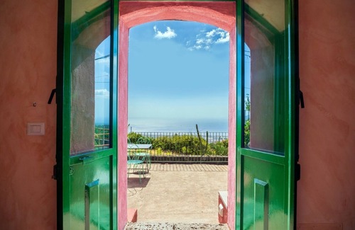 Mascali House | Lunarosa, scenic country cottage in Montargano.
