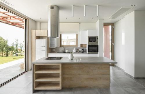 Elia Nikitis Villa | Luria Homes