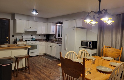 Central Lake House | Lush 3 bedroom home with lake access!
