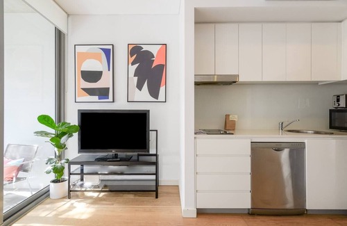 Surry Hills Apartment | Lush Modern Sanctuary in the Heart of Surry Hills