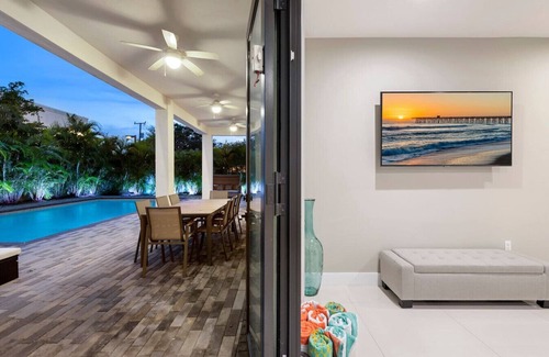 South Miami Villa | Lux 10 Bed&Bath Suite Villa w/Warm Pool & Game Rm
